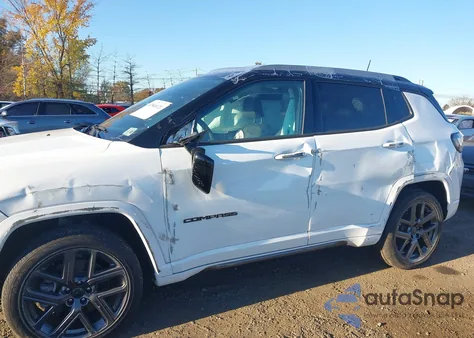 2025 Jeep Compass Limited 4X4 z USA, uszkodzony, nr VIN 3C4NJDCN8ST549226